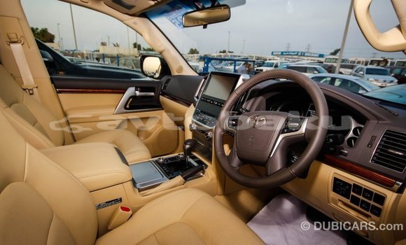 Buy Import Toyota Land Cruiser White Car in Import - Dubai in Abseron Buy Import Toyota Land Cruiser White Car in Import - Dubai in Abseron