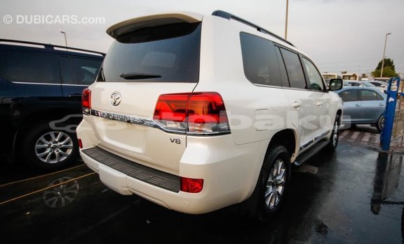 Buy Import Toyota Land Cruiser White Car in Import - Dubai in Abseron Buy Import Toyota Land Cruiser White Car in Import - Dubai in Abseron