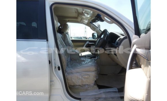 Buy Import Toyota Land Cruiser White Car in Import - Dubai in Abseron Buy Import Toyota Land Cruiser White Car in Import - Dubai in Abseron