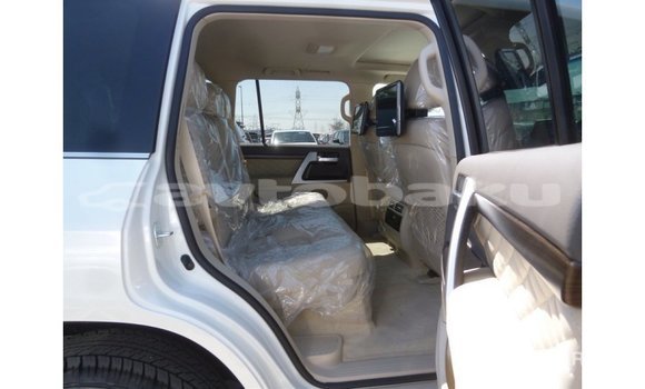 Buy Import Toyota Land Cruiser White Car in Import - Dubai in Abseron Buy Import Toyota Land Cruiser White Car in Import - Dubai in Abseron