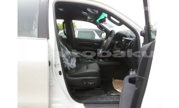 Buy Import Toyota Hilux White Car in Import - Dubai in Abseron Buy Import Toyota Hilux White Car in Import - Dubai in Abseron