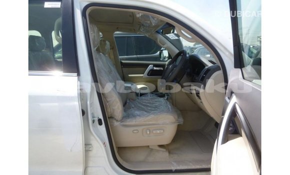 Buy Import Toyota Land Cruiser White Car in Import - Dubai in Abseron Buy Import Toyota Land Cruiser White Car in Import - Dubai in Abseron