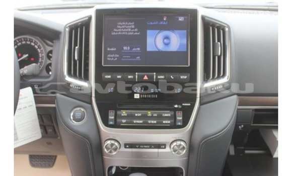 Buy Import Toyota Land Cruiser White Car in Import - Dubai in Abseron Buy Import Toyota Land Cruiser White Car in Import - Dubai in Abseron