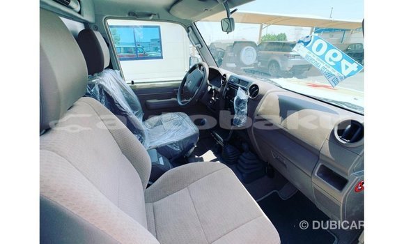 Buy Import Toyota Land Cruiser Beige Car in Import - Dubai in Abseron Buy Import Toyota Land Cruiser Beige Car in Import - Dubai in Abseron