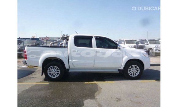 Buy Import Toyota Hilux White Car in Import - Dubai in Abseron Buy Import Toyota Hilux White Car in Import - Dubai in Abseron