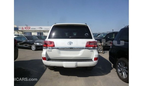 Buy Import Toyota Land Cruiser White Car in Import - Dubai in Abseron Buy Import Toyota Land Cruiser White Car in Import - Dubai in Abseron