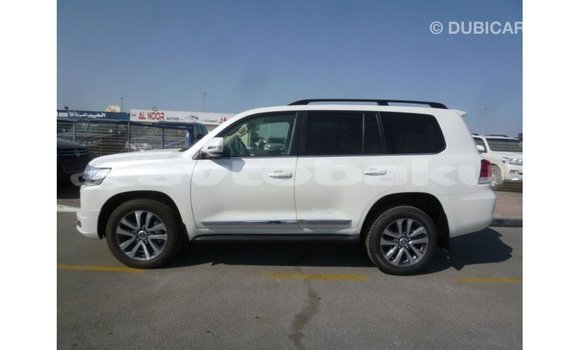 Buy Import Toyota Land Cruiser White Car in Import - Dubai in Abseron Buy Import Toyota Land Cruiser White Car in Import - Dubai in Abseron
