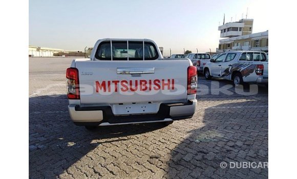 Buy Import Mitsubishi L200 White Car in Import - Dubai in Abseron Buy Import Mitsubishi L200 White Car in Import - Dubai in Abseron