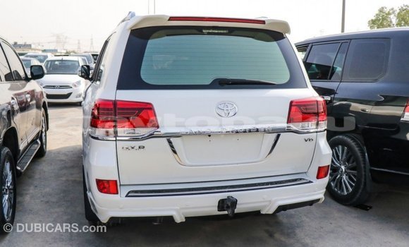 Buy Import Toyota Land Cruiser White Car in Import - Dubai in Abseron Buy Import Toyota Land Cruiser White Car in Import - Dubai in Abseron