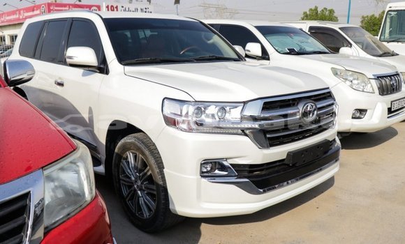 Buy Import Toyota Land Cruiser White Car in Import - Dubai in Abseron Buy Import Toyota Land Cruiser White Car in Import - Dubai in Abseron