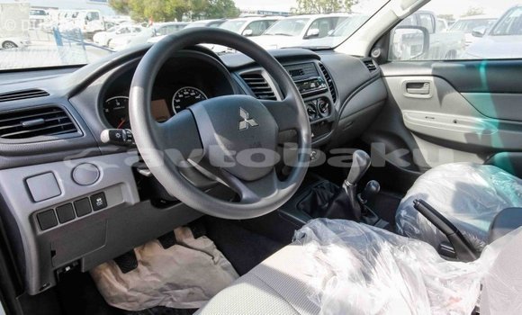 Buy Import Mitsubishi L200 White Car in Import - Dubai in Abseron