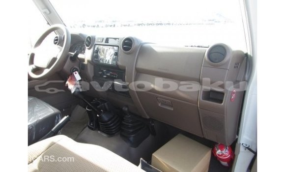 Buy Import Toyota Land Cruiser White Car in Import - Dubai in Abseron Buy Import Toyota Land Cruiser White Car in Import - Dubai in Abseron