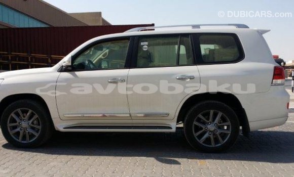 Buy Import Toyota Land Cruiser White Car in Import - Dubai in Abseron Buy Import Toyota Land Cruiser White Car in Import - Dubai in Abseron