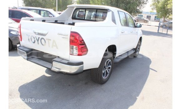 Buy Import Toyota Hilux White Car in Import - Dubai in Abseron Buy Import Toyota Hilux White Car in Import - Dubai in Abseron