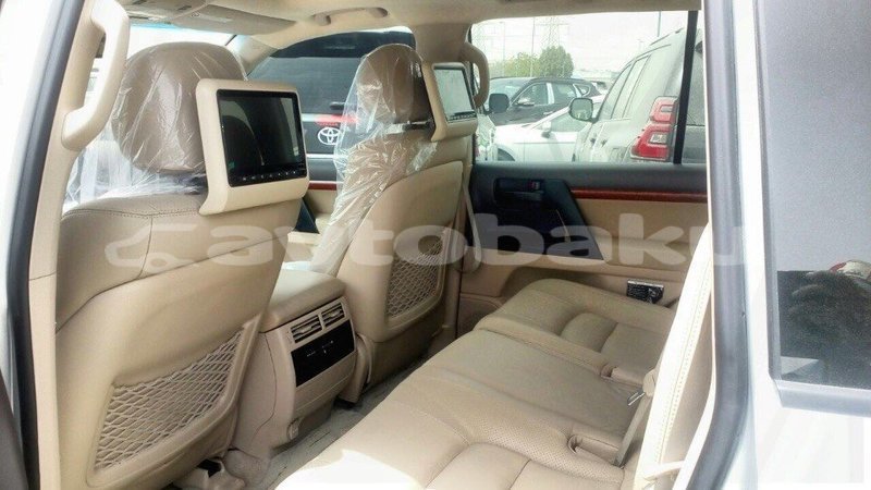 Big with watermark toyota land cruiser abseron import dubai 1366