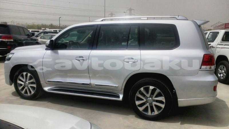 Big with watermark toyota land cruiser abseron import dubai 1366