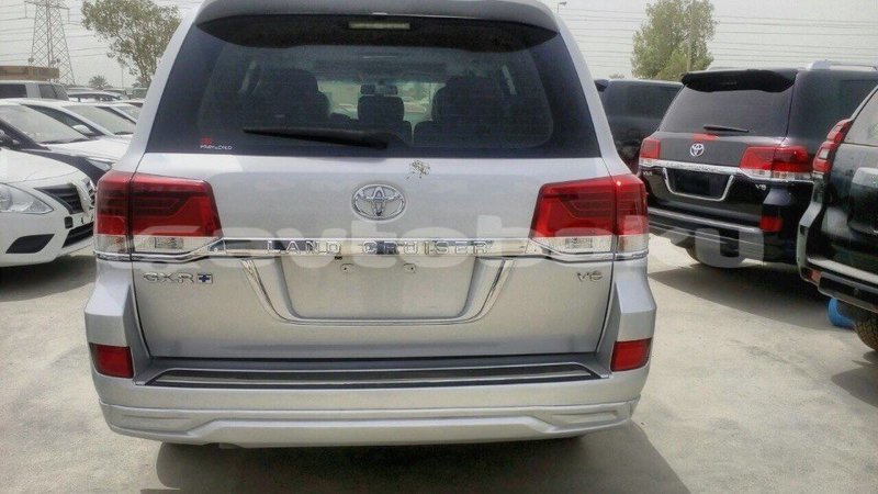 Big with watermark toyota land cruiser abseron import dubai 1366