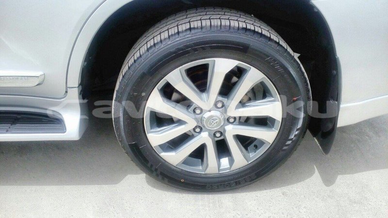 Big with watermark toyota land cruiser abseron import dubai 1366