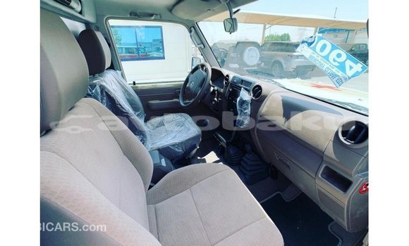 Buy Import Toyota Land Cruiser Beige Car in Import - Dubai in Abseron Buy Import Toyota Land Cruiser Beige Car in Import - Dubai in Abseron
