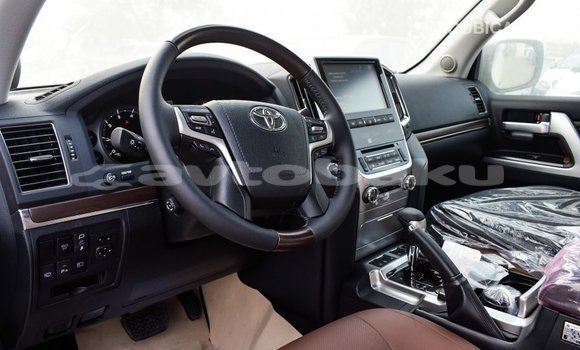 Buy Import Toyota Land Cruiser White Car in Import - Dubai in Abseron Buy Import Toyota Land Cruiser White Car in Import - Dubai in Abseron