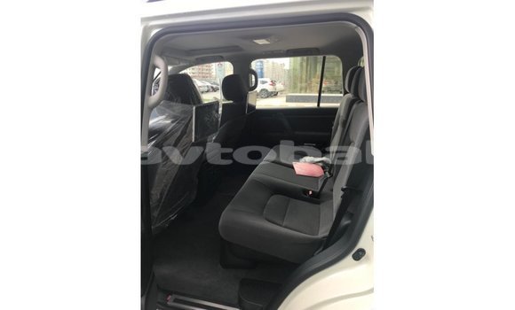 Buy Import Toyota Land Cruiser White Car in Import - Dubai in Abseron Buy Import Toyota Land Cruiser White Car in Import - Dubai in Abseron