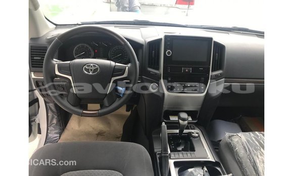 Buy Import Toyota Land Cruiser White Car in Import - Dubai in Abseron Buy Import Toyota Land Cruiser White Car in Import - Dubai in Abseron