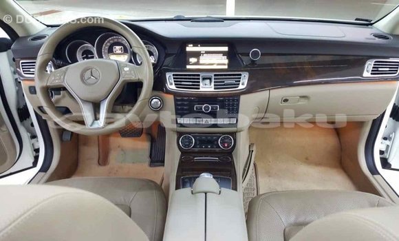 Buy Import Mercedes-Benz 190 (W201) White Car in Import - Dubai in Abseron Buy Import Mercedes-Benz 190 (W201) White Car in Import - Dubai in Abseron