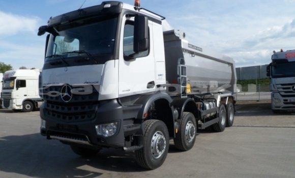 Buy New Mercedes‒Benz Truck White Truck in Agcabadi in Mil-Qarabax