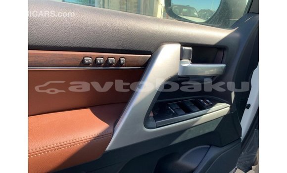 Buy Import Toyota Land Cruiser White Car in Import - Dubai in Abseron Buy Import Toyota Land Cruiser White Car in Import - Dubai in Abseron