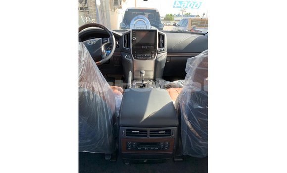 Buy Import Toyota Land Cruiser White Car in Import - Dubai in Abseron Buy Import Toyota Land Cruiser White Car in Import - Dubai in Abseron