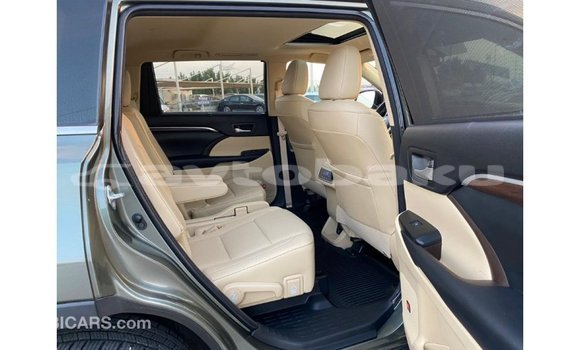 Buy Import Toyota Highlander Green Car in Import - Dubai in Abseron Buy Import Toyota Highlander Green Car in Import - Dubai in Abseron