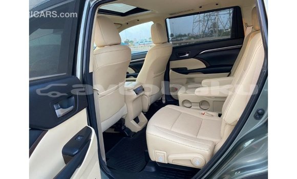 Buy Import Toyota Highlander Green Car in Import - Dubai in Abseron Buy Import Toyota Highlander Green Car in Import - Dubai in Abseron