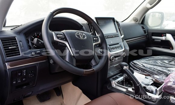 Buy Import Toyota Land Cruiser White Car in Import - Dubai in Abseron Buy Import Toyota Land Cruiser White Car in Import - Dubai in Abseron