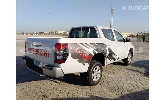 Buy Import Mitsubishi L200 White Car in Import - Dubai in Abseron Buy Import Mitsubishi L200 White Car in Import - Dubai in Abseron