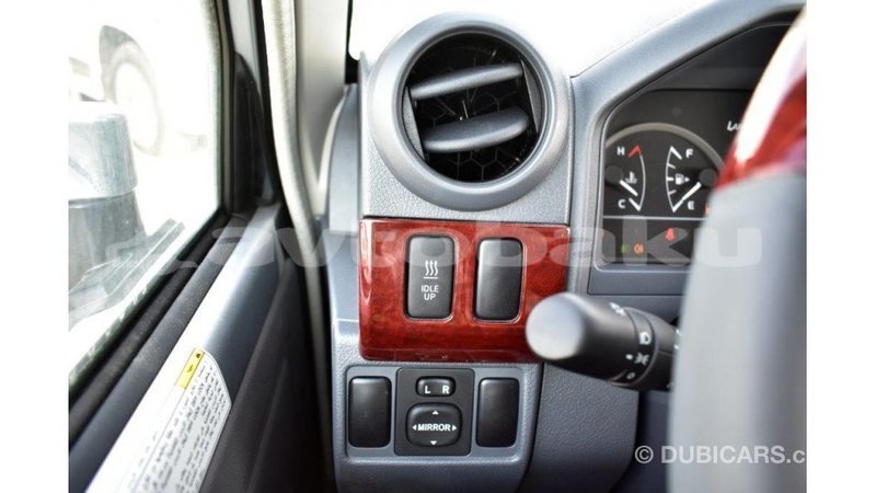 Big with watermark toyota land cruiser abseron import dubai 1717