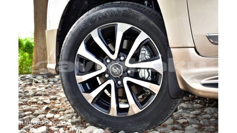 Big with watermark toyota land cruiser abseron import dubai 1719