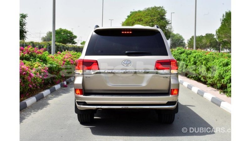 Big with watermark toyota land cruiser abseron import dubai 1719
