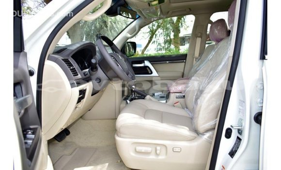 Buy Import Toyota Land Cruiser White Car in Import - Dubai in Abseron Buy Import Toyota Land Cruiser White Car in Import - Dubai in Abseron