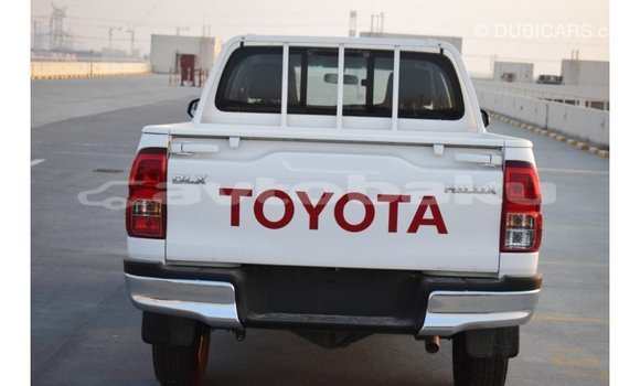 Buy Import Toyota Hilux White Car in Import - Dubai in Abseron Buy Import Toyota Hilux White Car in Import - Dubai in Abseron