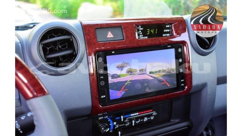 Big with watermark toyota land cruiser abseron import dubai 1735