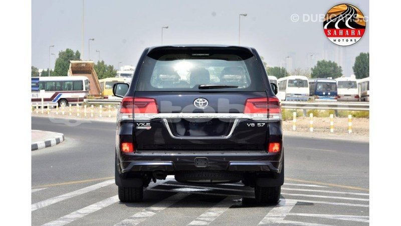 Big with watermark toyota land cruiser abseron import dubai 1736