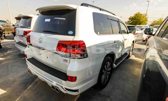Buy Import Toyota Land Cruiser White Car in Import - Dubai in Abseron Buy Import Toyota Land Cruiser White Car in Import - Dubai in Abseron
