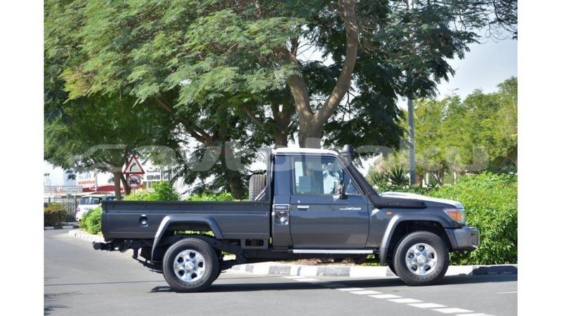 Big with watermark toyota land cruiser abseron import dubai 1739