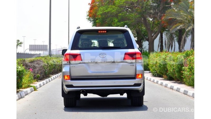 Big with watermark toyota land cruiser abseron import dubai 1744