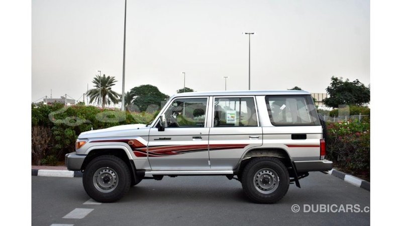 Big with watermark toyota land cruiser abseron import dubai 1746