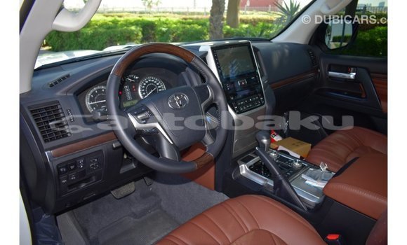 Buy Import Toyota Land Cruiser White Car in Import - Dubai in Abseron Buy Import Toyota Land Cruiser White Car in Import - Dubai in Abseron