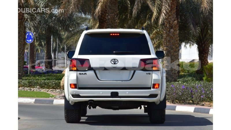 Big with watermark toyota land cruiser abseron import dubai 1749