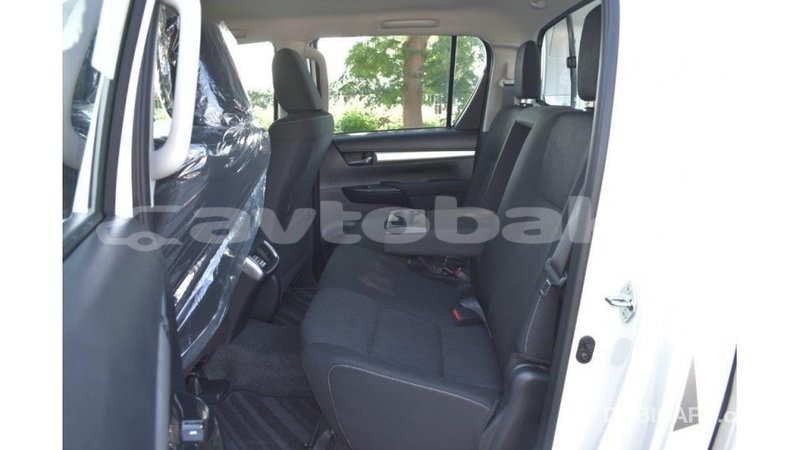 Big with watermark toyota hilux abseron import dubai 1752