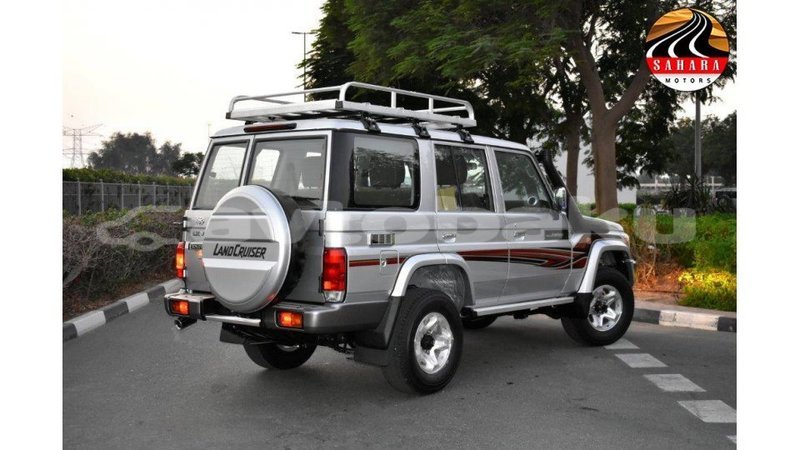Big with watermark toyota land cruiser abseron import dubai 1756