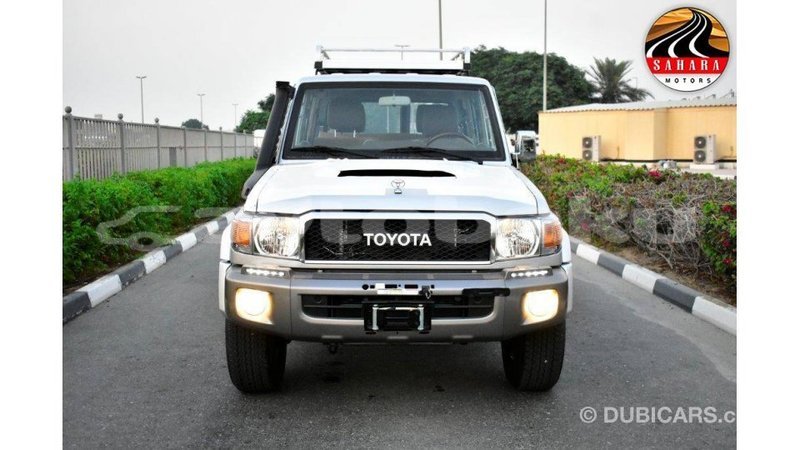 Big with watermark toyota land cruiser abseron import dubai 1756